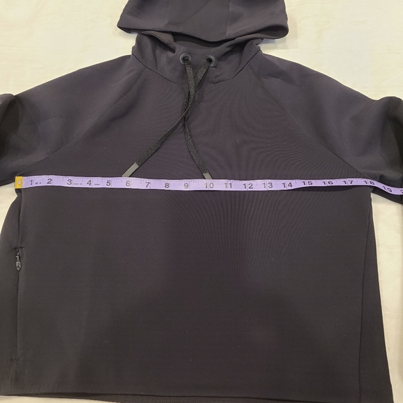 COPY - Lululemon cropped hoodie - Picture 2 of 8